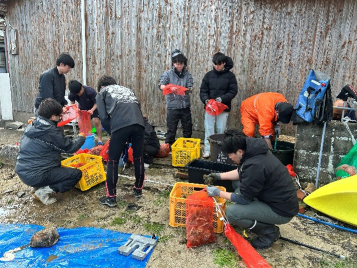 ゴミの分別・洗浄の様子